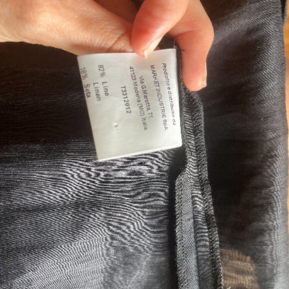 Brand new .Tessa black sleeveless linen+silk blouse, size Small - Picture 7 of 7